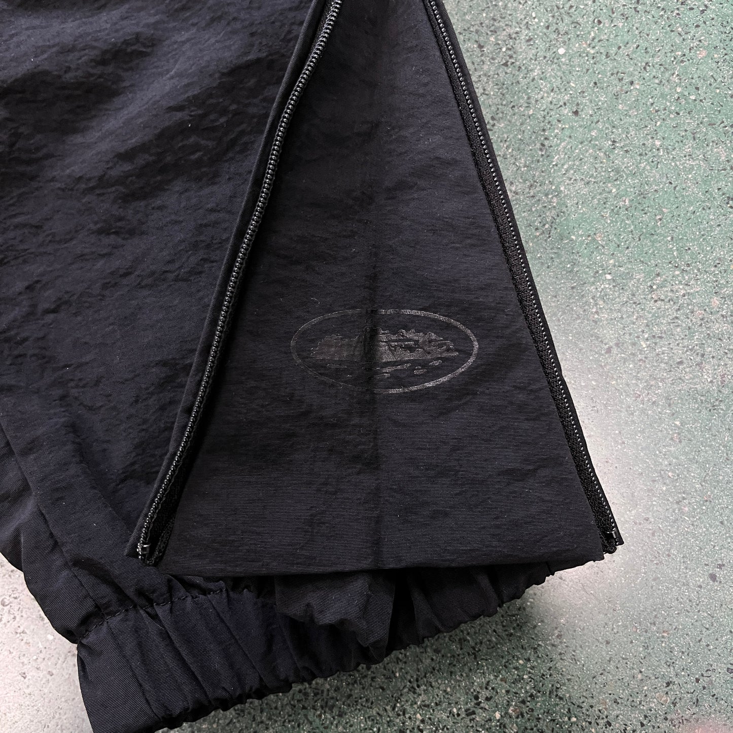 CRTZ Windbreaker Hose in Tripple-Black