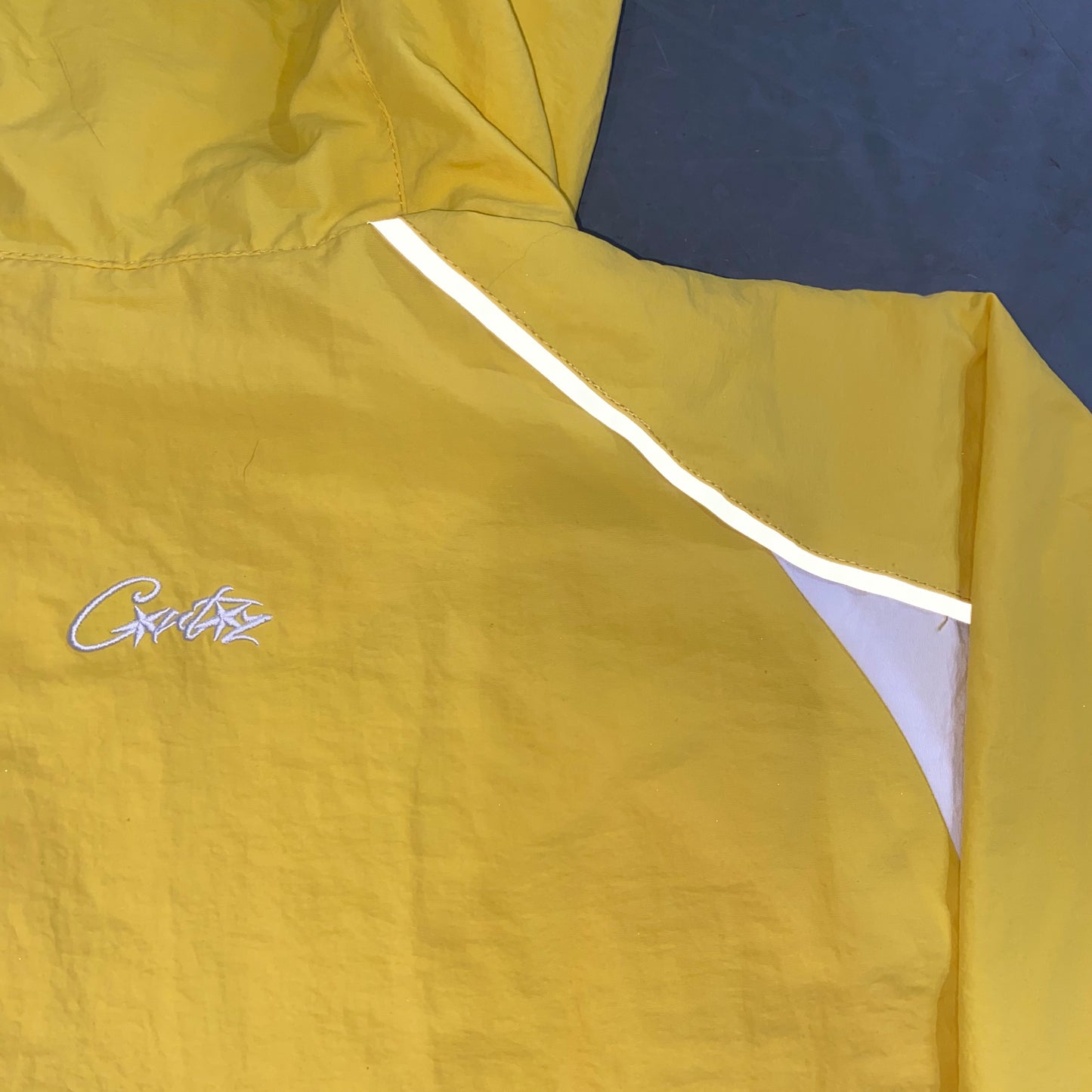 CRTZ Windbreaker Jacke in Gelb/Weiss