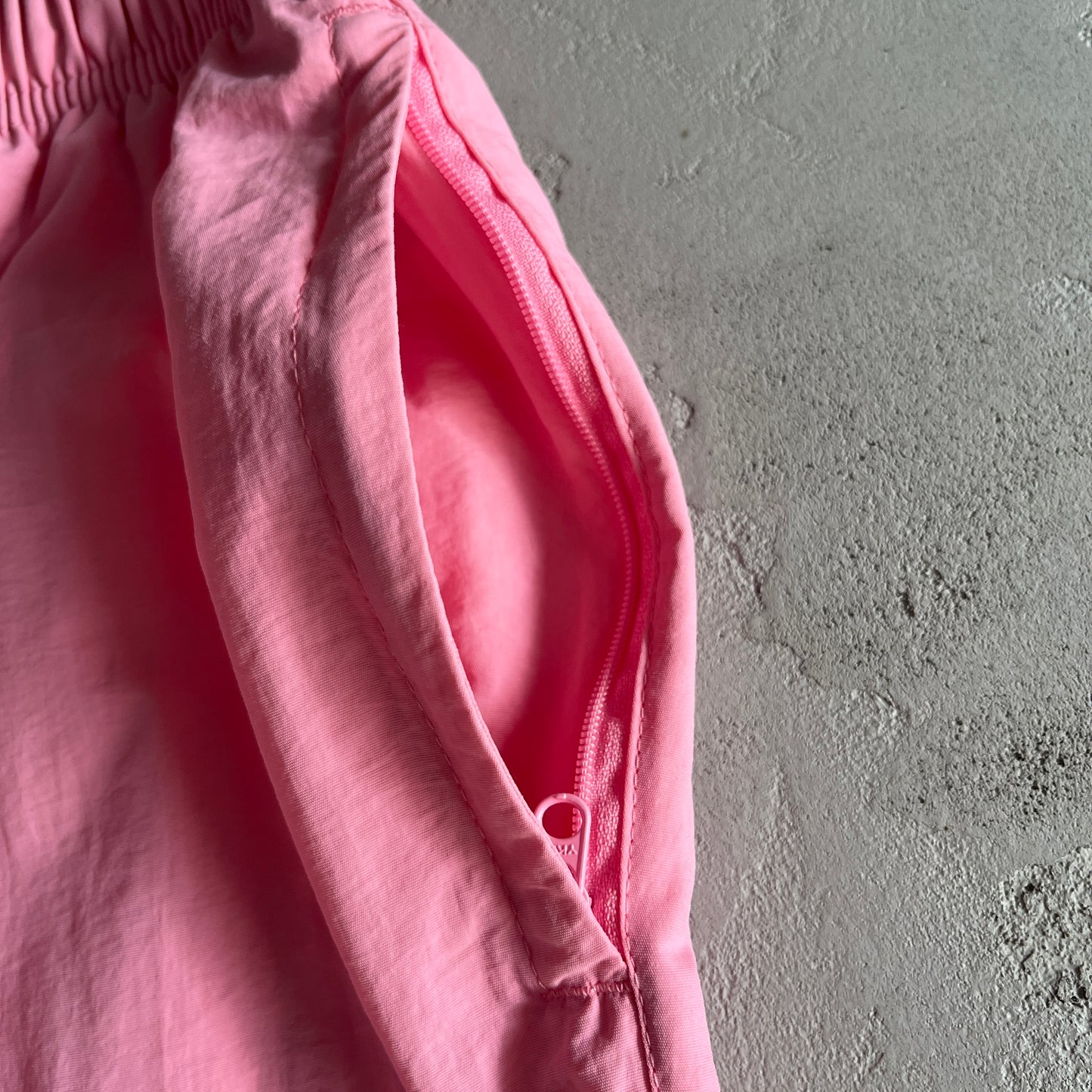 CRTZ Windbreaker Hose in Pink